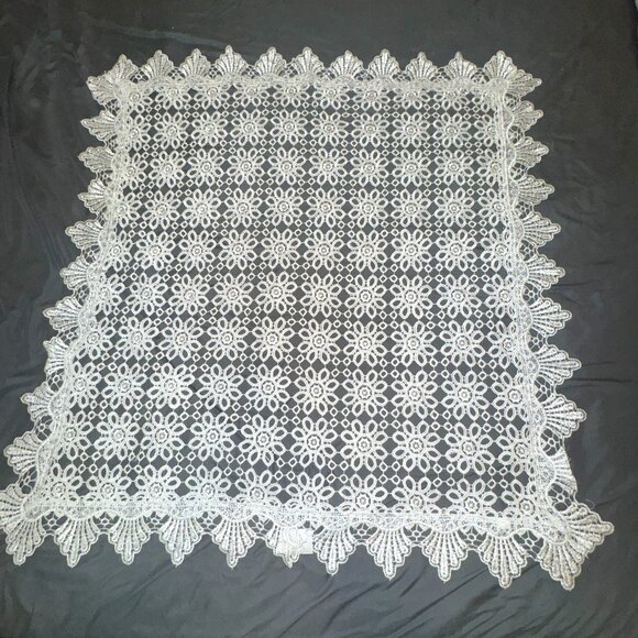 White Lace Embroidery Flowers Tablecloth Square 36 x 36 in - Picture 1 of 5